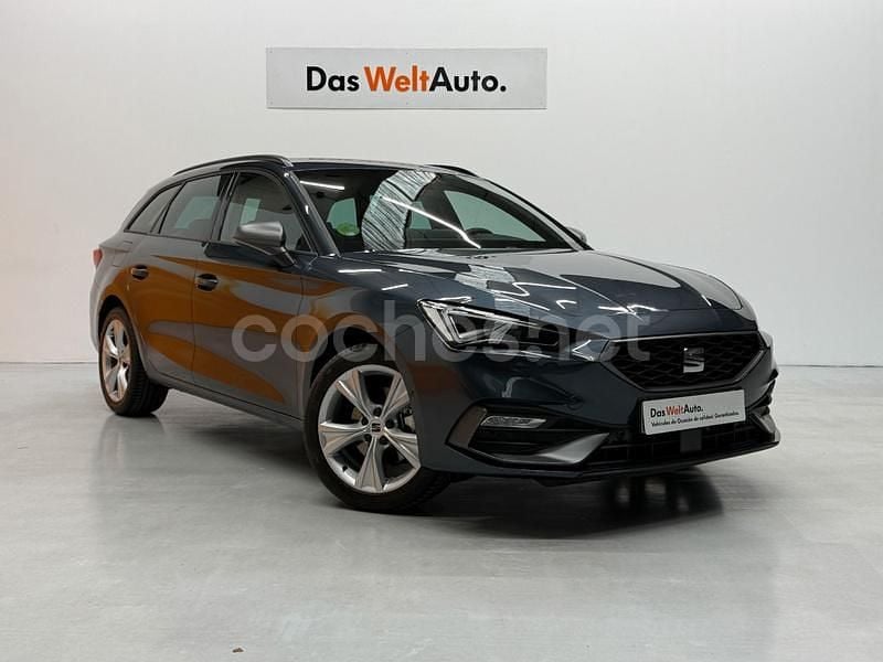Gris / plata Nuevo 2025 Seat Leon FR Familiar | 23.900 € (Buen precio) - Imagen 1/4