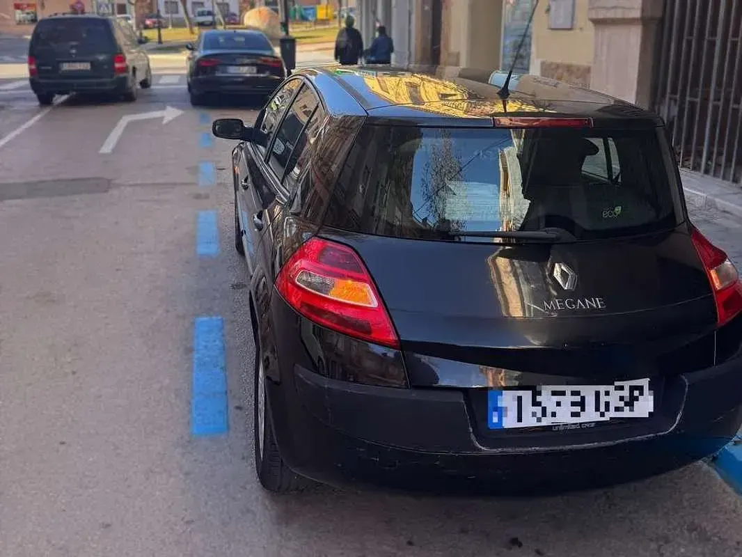 Usado Renault Mégane III 106 CV (77 kW) 2008 Negro Berlina