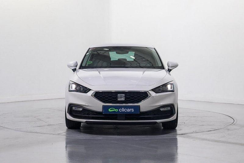 Usado Seat Leon Style 115 CV (84 kW) 2021 Blanco Berlina