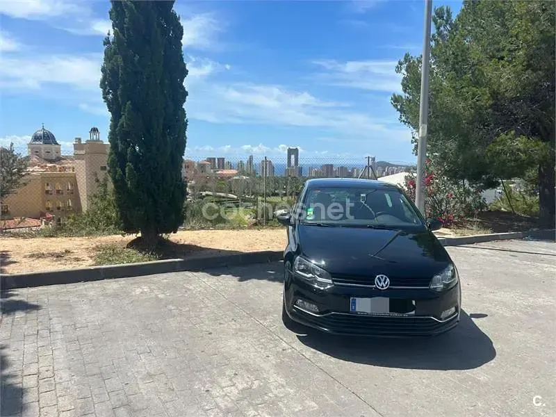 Usado VW Polo Sportline 105 CV (77 kW) 2016 Negro Berlina