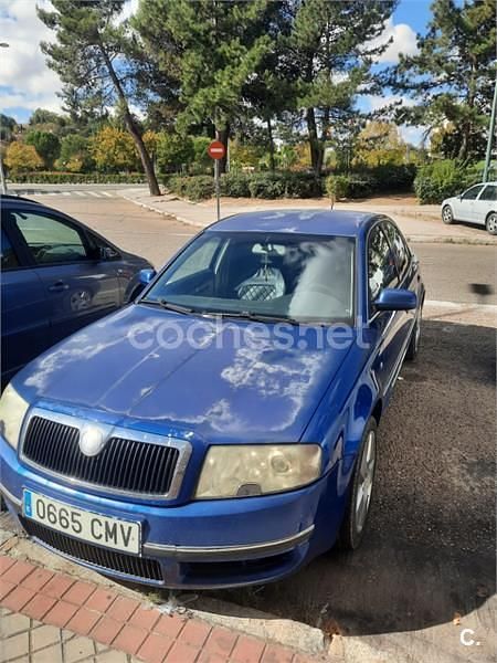 Azul Usado 2003 Skoda Superb Classic Berlina | 2000 € - Imagen 1/4