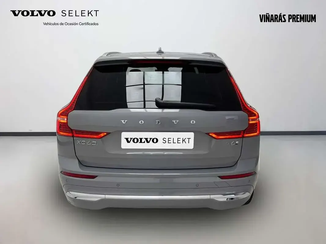 Usado Volvo XC60 Core 349 CV (256 kW) 2025 Gris SUV