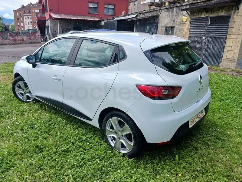Usado Renault Clio IV Expression 75 CV (55 kW) 2015 Blanco Berlina