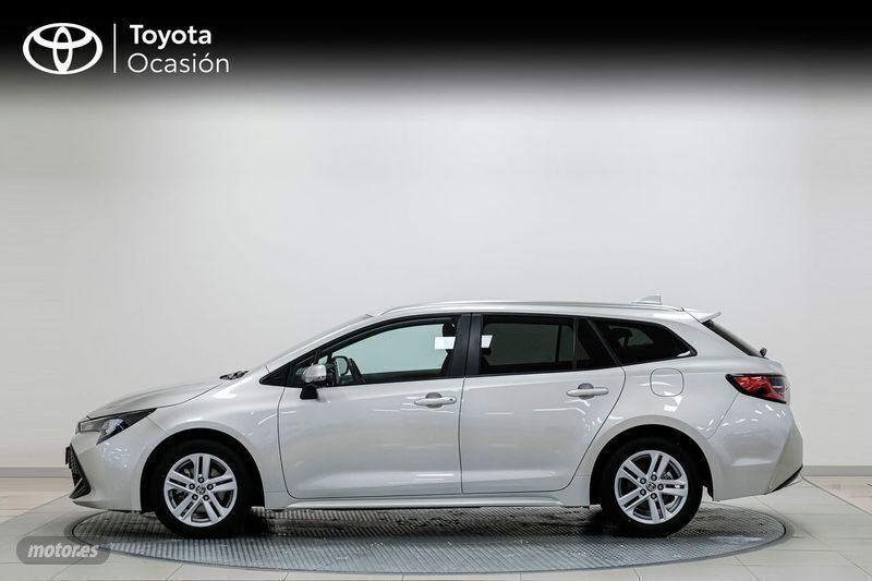 Usado Toyota Corolla Active 122 CV (89 kW) 2020 Plateado Familiar