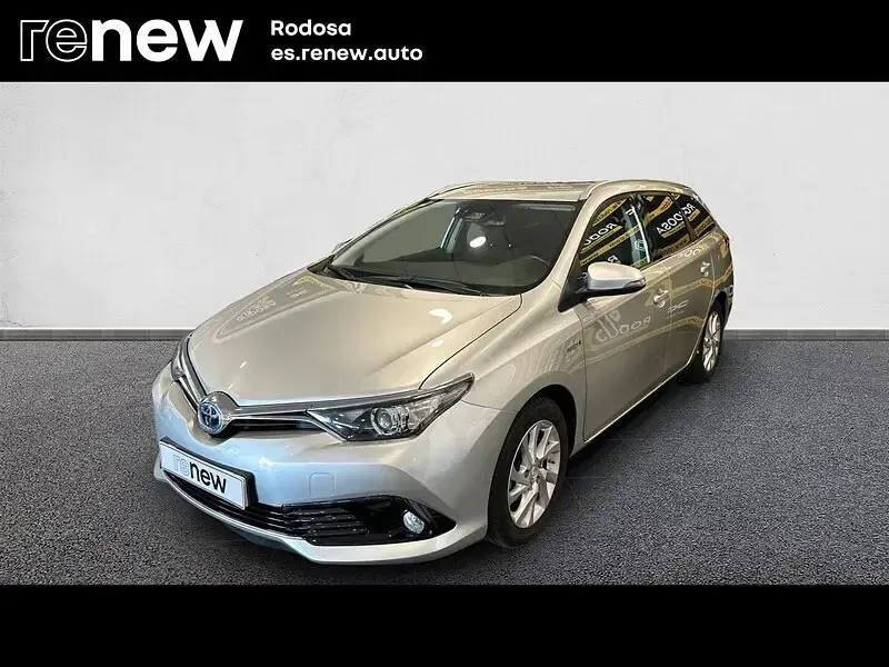 Usado Toyota Auris Touring Sports Active 99 CV (72 kW) 2021 Gris Familiar