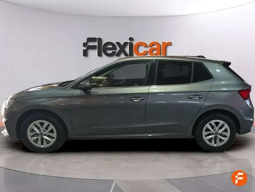 Usado Skoda Fabia Selection 95 CV (69 kW) 2025 Gris Utilitario