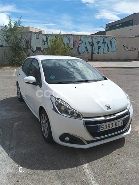 Usado Peugeot 208 Signature Sky 99 CV (72 kW) 2019 Blanco Utilitario