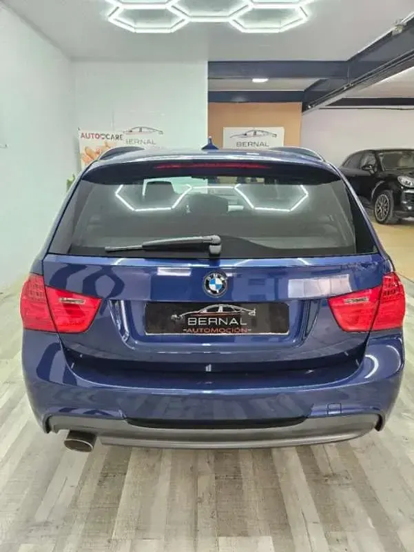 Usado BMW 318 143 CV (105 kW) 2010 Azul Familiar