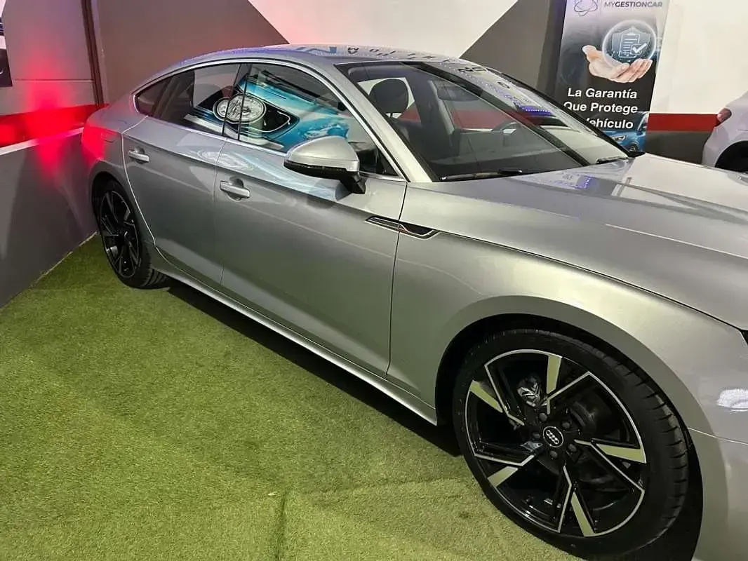 Usado Audi A5 Sportback Advanced 150 CV (110 kW) 2020 Gris Utilitario