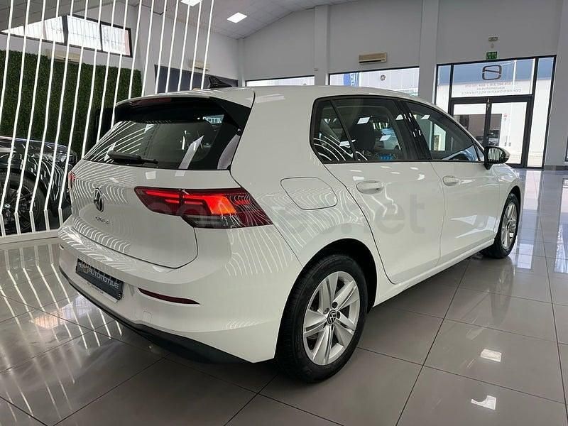 Usado VW Golf VIII Life 115 CV (84 kW) 2023 Blanco Berlina