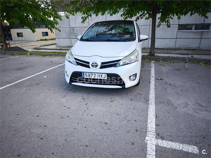 Usado Toyota Verso Advance 112 CV (82 kW) 2014 Blanco Monovolumen