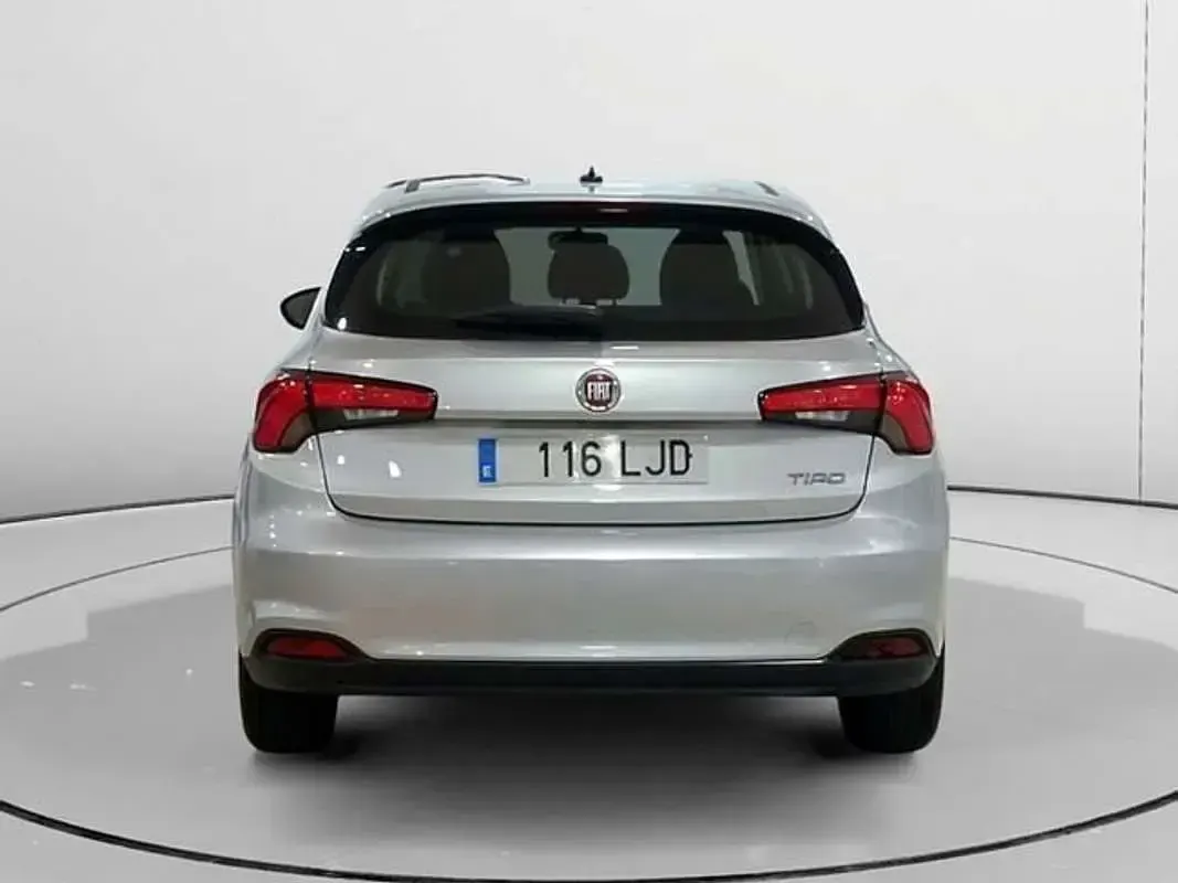 Usado Fiat Tipo Mirror 95 CV (69 kW) 2020 Gris Utilitario
