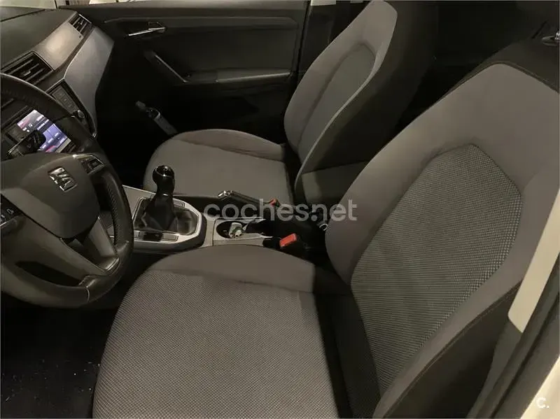 Usado Seat Arona Ecomotive 95 CV (69 kW) 2019 Blanco SUV