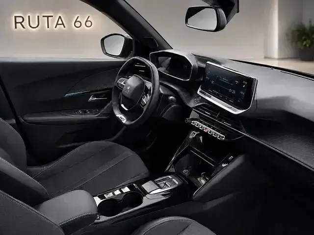 Usado Peugeot e-2008 Allure 100 kW (136 CV) 2023 Gris SUV