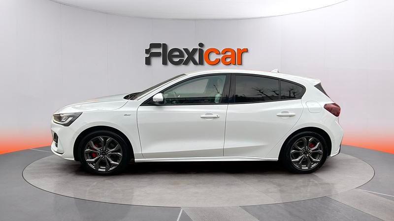Usado Ford Focus ST-Line 125 CV (91 kW) 2022 Blanco Berlina