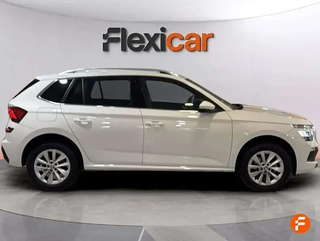 Usado Skoda Kamiq Selection 116 CV (85 kW) 2024 Blanco SUV