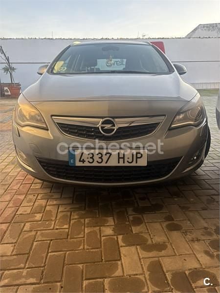 Usado Opel Astra Sportive 125 CV (91 kW) 2012 Gris / plata Familiar