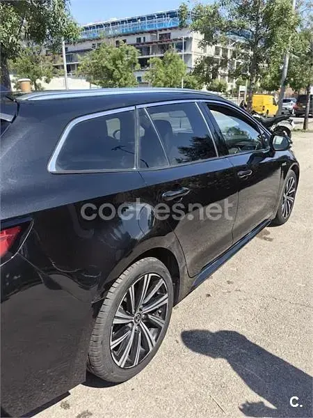 Käytetty Toyota Corolla Sport 122 HP (89 kW) 2022 Musta Farmari