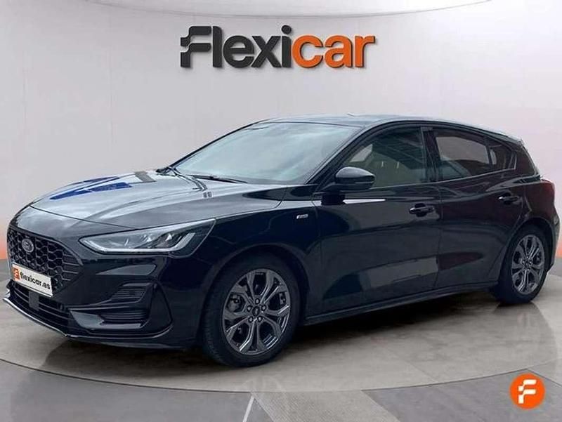 Usado Ford Focus ST-Line 125 CV (91 kW) 2023 Negro Berlina