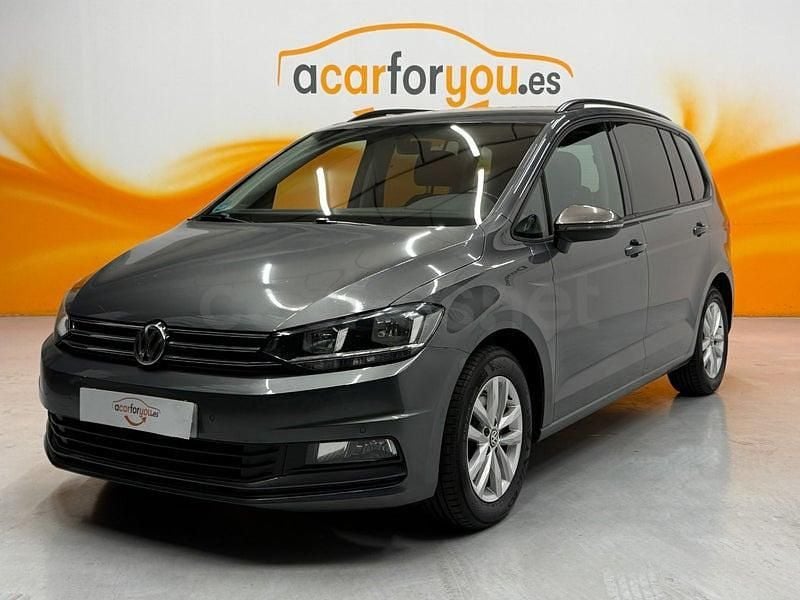 Usado VW Touran Advance 115 CV (84 kW) 2017 Gris / plata Monovolumen