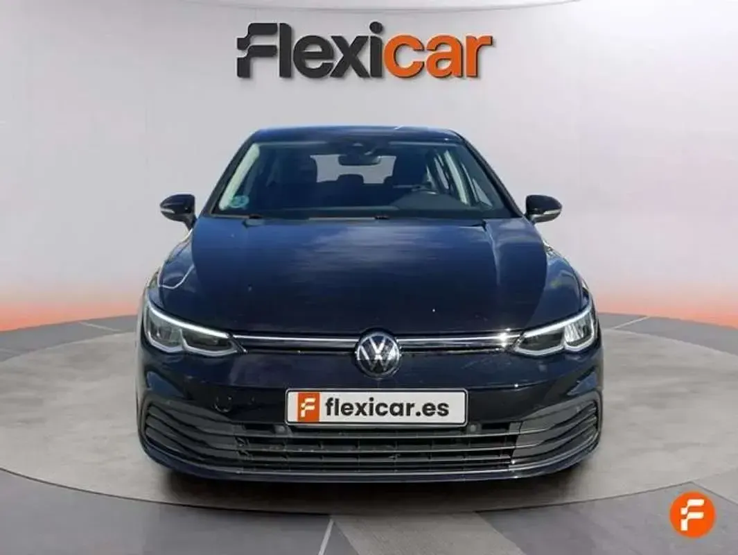 Usado VW Golf VIII 110 CV (80 kW) 2021 Negro Utilitario
