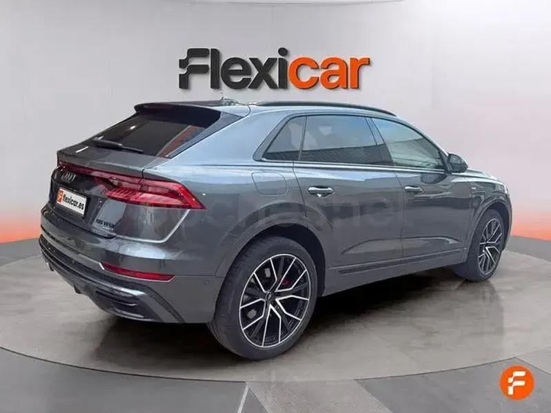 Usado Audi Q8 340 CV (250 kW) 2020 Gris / plata SUV