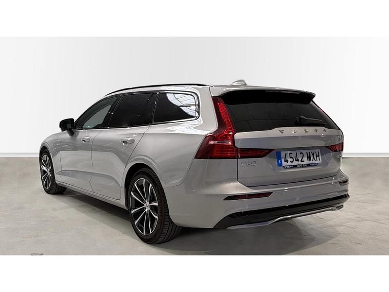 Usado Volvo V60 Plus 350 CV (257 kW) 2024 Gris plata Familiar