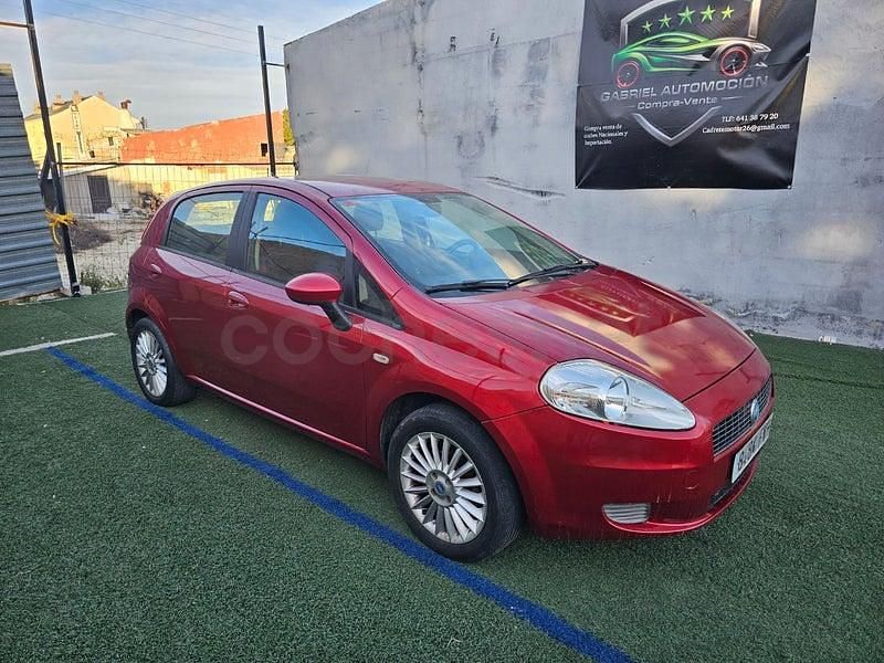 Usado Fiat Punto Classica 60 CV (44 kW) 2007 Granate Utilitario