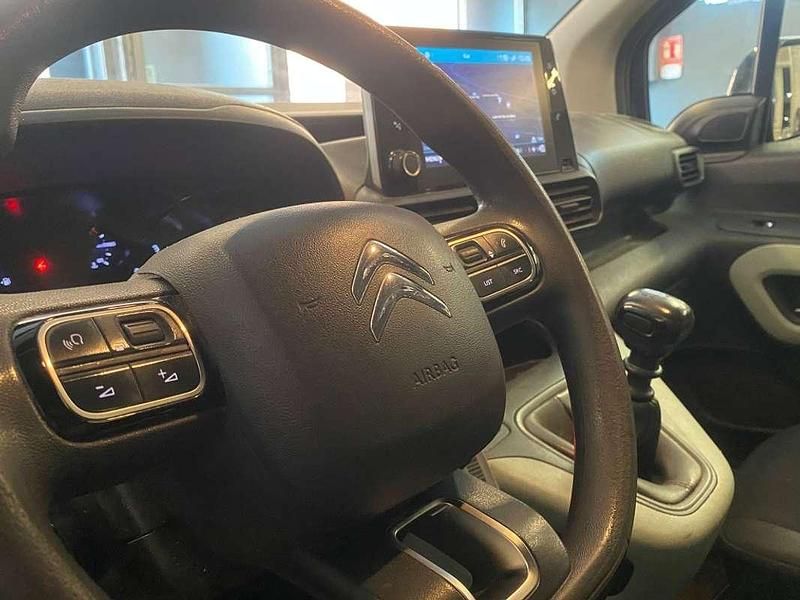 Usado Citroën Berlingo PureTech 110 CV (80 kW) 2019 Negro Monovolumen