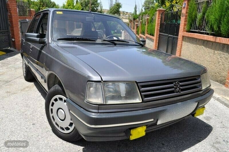 Usado Peugeot 309 68 CV (50 kW) 1989 Gris Utilitario