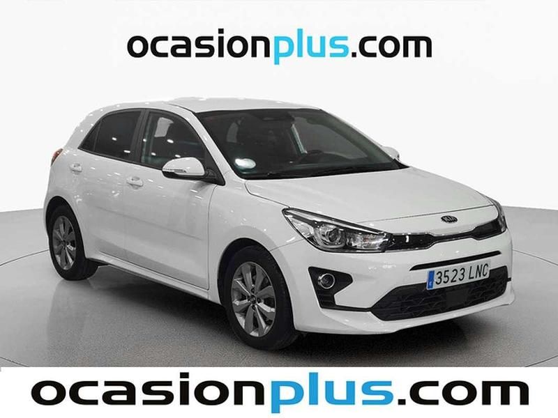 Usado Kia Rio 101 CV (74 kW) 2021 Blanco Utilitario