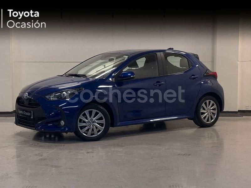 Azul Usado 2024 Toyota Yaris Hybrid Active Berlina | 22.200 € (Precio justo) - Imagen 1/4