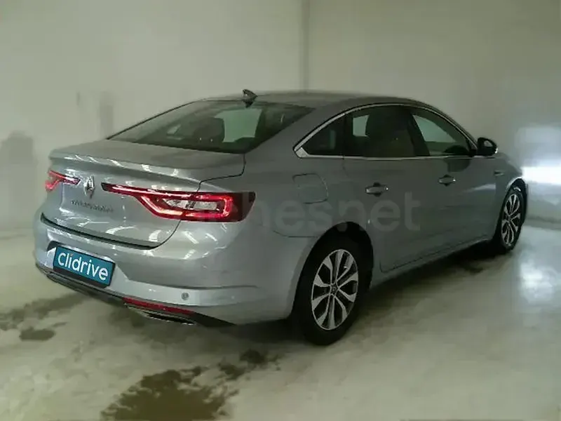Usado Renault Talisman Zen 160 CV (117 kW) 2021 Gris / plata Berlina