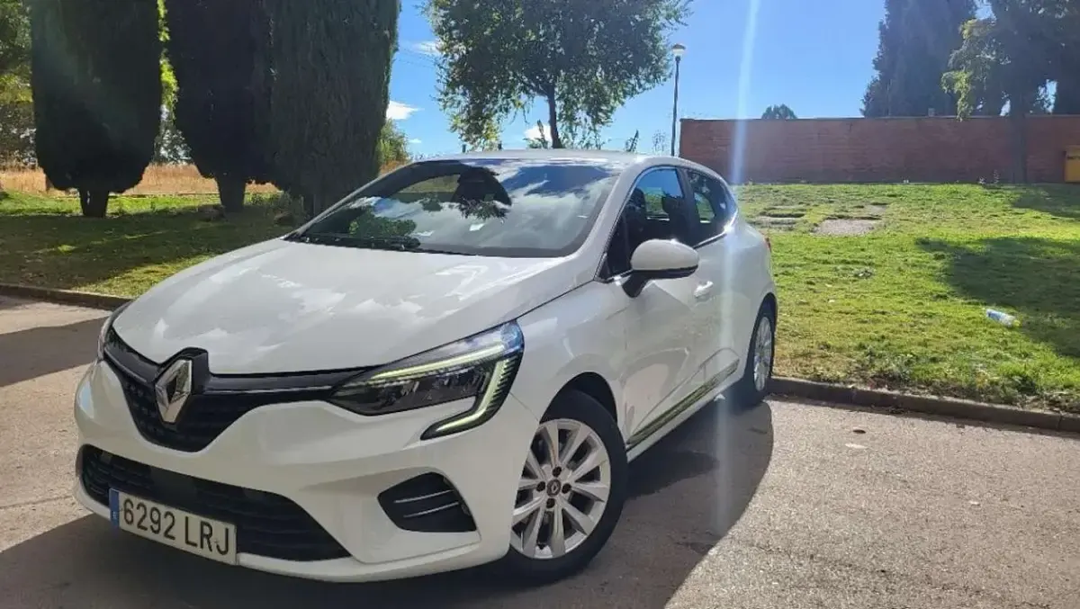 Usado Renault Clio Zen 116 CV (85 kW) 2021 Blanco Utilitario