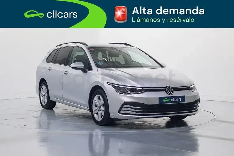 Usado VW Golf VIII Life 110 CV (80 kW) 2021 Gris / plata Familiar