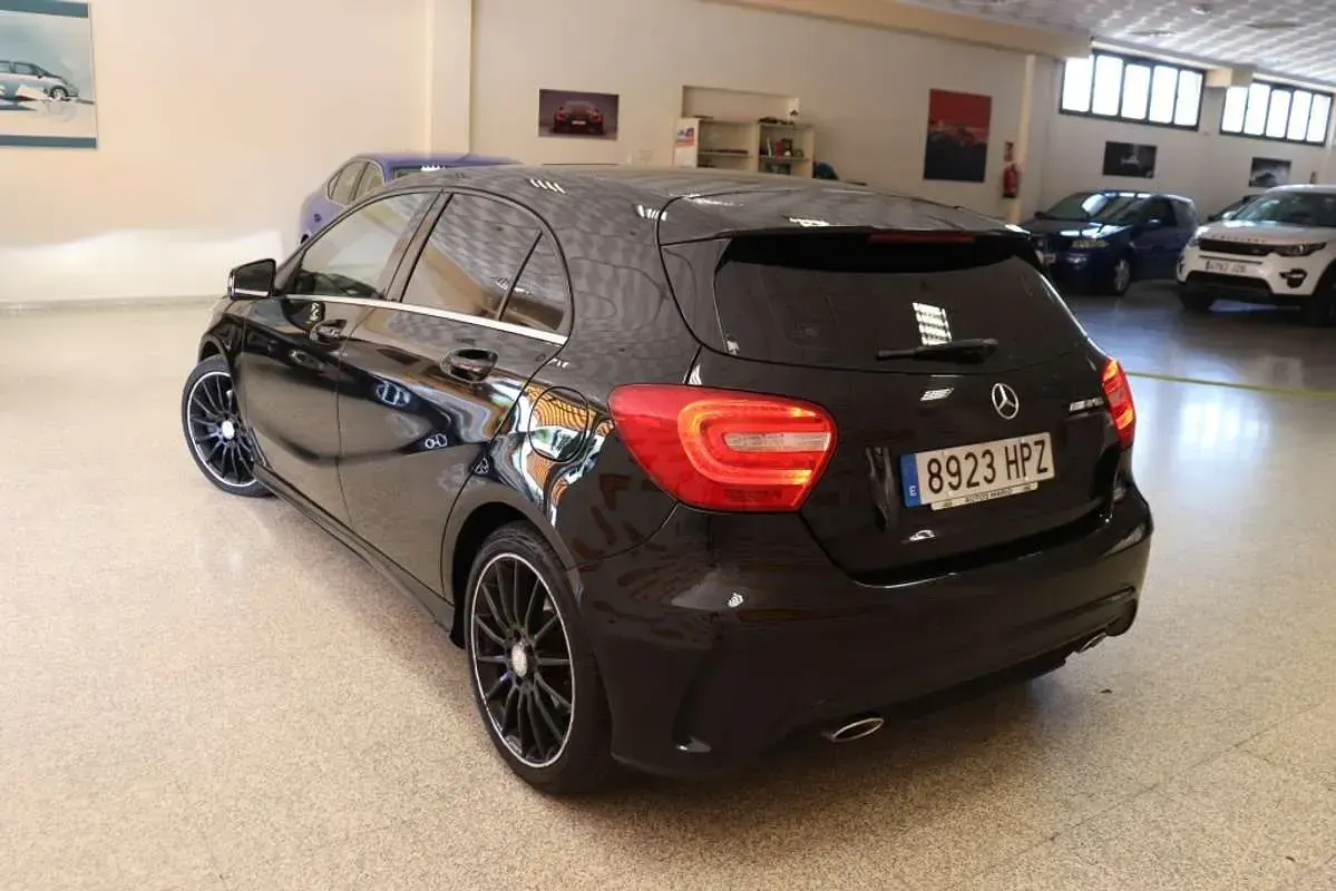 Usado Mercedes A220 AMG 170 CV (125 kW) 2013 Negro Utilitario