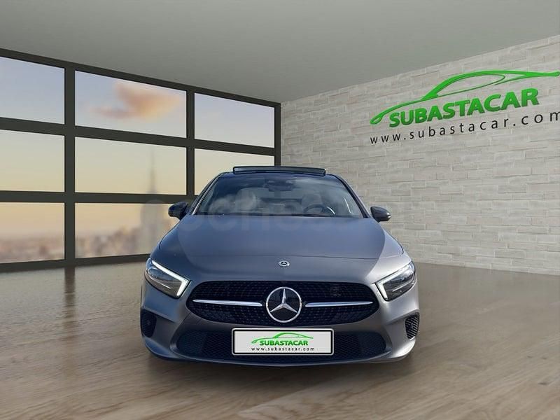 Usado Mercedes A200 163 CV (119 kW) 2022 Gris / plata Berlina