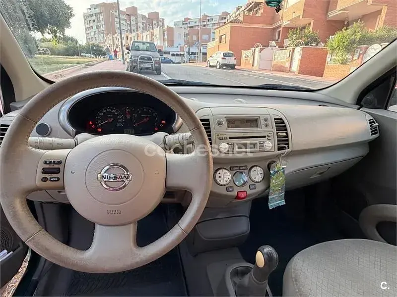 Usado Nissan Micra Acenta 88 CV (64 kW) 2003 Verde Utilitario
