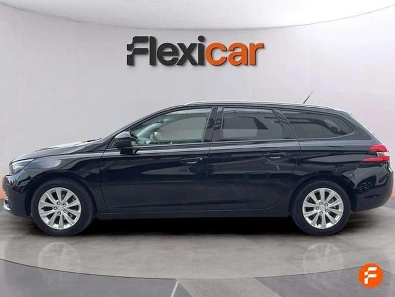 Usado Peugeot 308 Active 120 CV (88 kW) 2018 Negro Utilitario