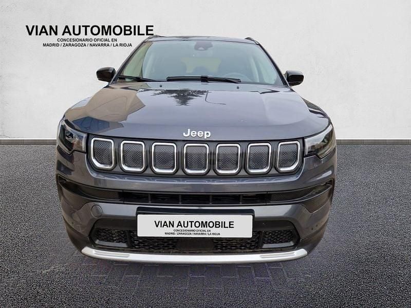 Usado Jeep Compass Limited 130 CV (95 kW) 2022 Gris / plata SUV