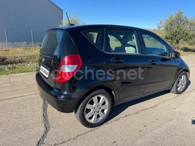 Usado Mercedes A160 95 CV (69 kW) 2010 Negro Monovolumen