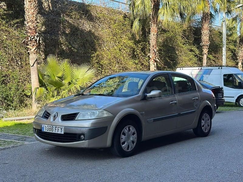 Usado Renault Mégane II Dynamique 110 CV (80 kW) 2006 Beige Berlina