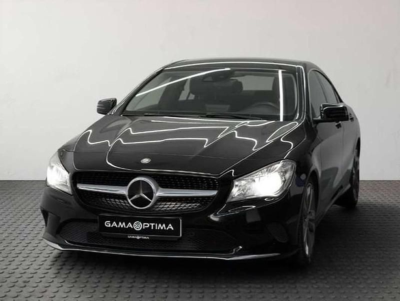 Usado Mercedes CLA200 156 CV (114 kW) 2019 Negro Berlina
