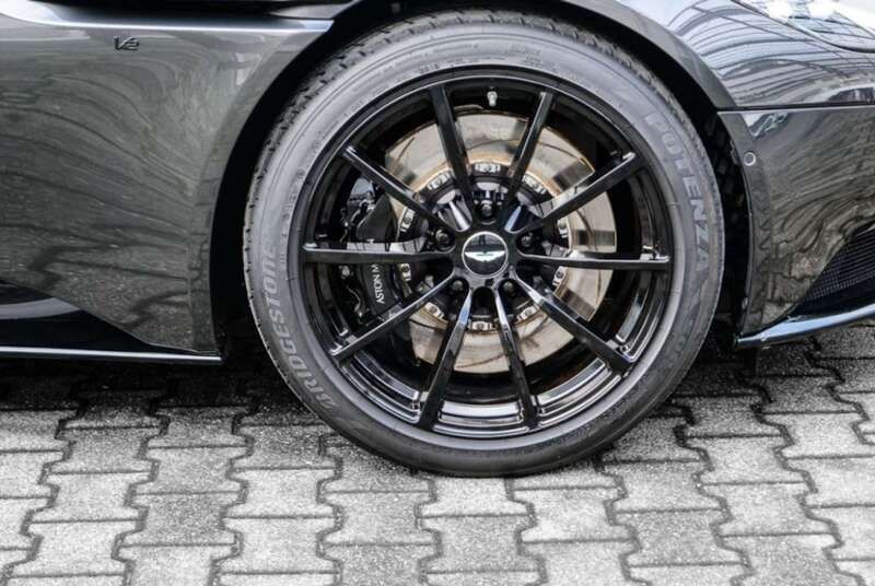 Gris Usado 2021 Aston Martin DB11 Coupe | 139.900 € - Imagen 1/3