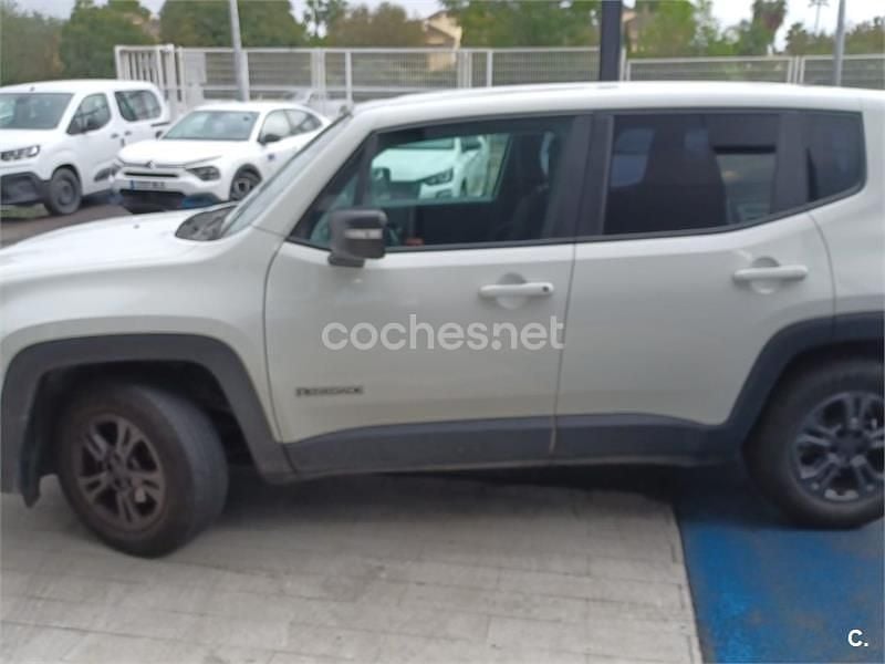 Usado Jeep Renegade Sport 120 CV (88 kW) 2022 Blanco SUV