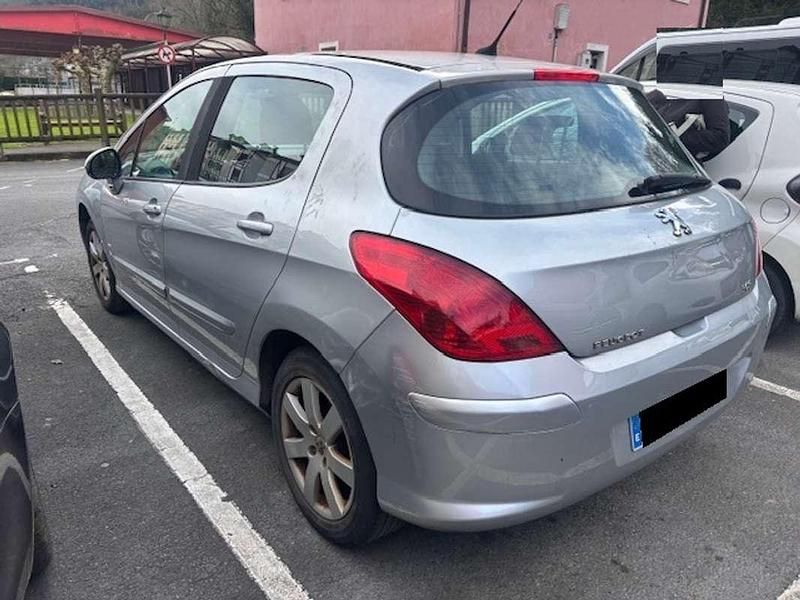 Usado Peugeot 308 Sportium 92 CV (67 kW) 2010 Plateado Utilitario