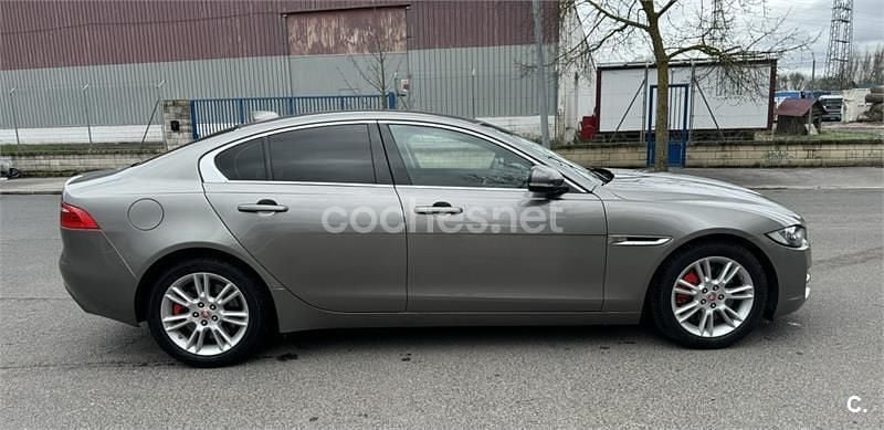 Gris / plata Usado 2018 Jaguar XE Portfolio Berlina | 17.500 € (Super precio) - Imagen 1/4