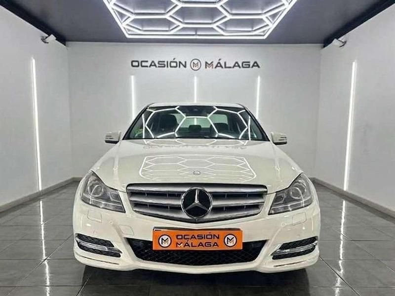 Usado Mercedes C200 Avantgarde 136 CV (100 kW) 2011 Blanco Berlina