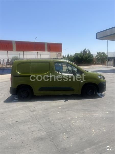 Verde Usado 2021 Peugeot Rifter Access Monovolumen | 10.700 € (Super precio) - Imagen 1/1