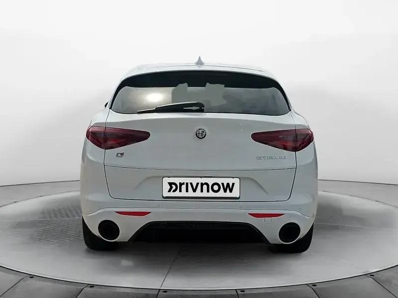 Usado Alfa Romeo Stelvio Veloce 280 CV (205 kW) 2022 Negro SUV